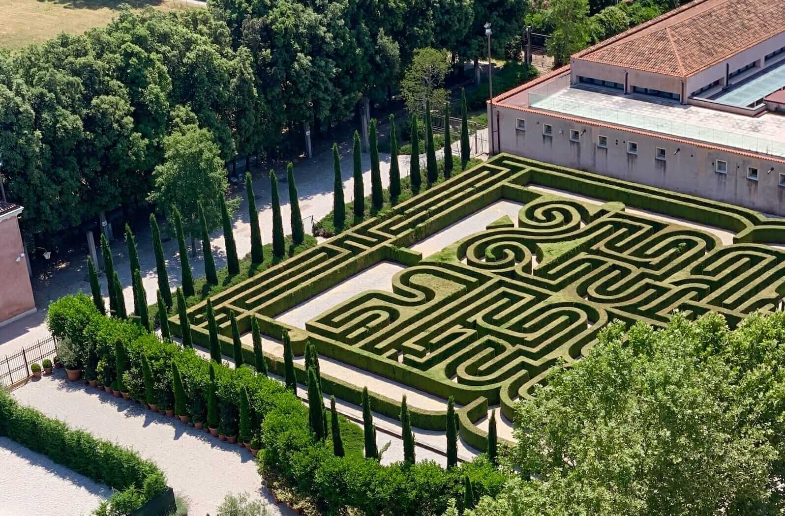 The Borges Labyrinth